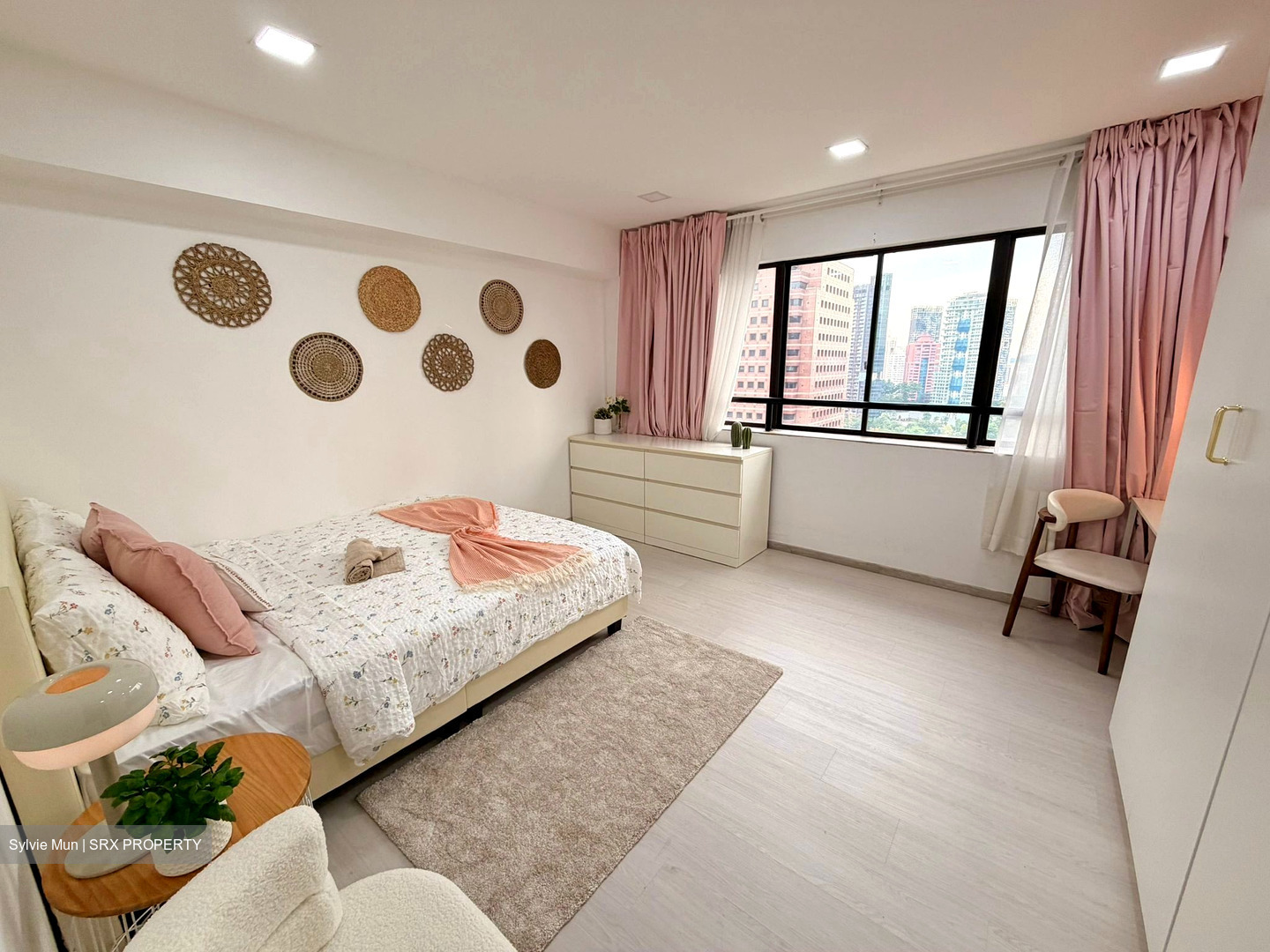 Lucky Plaza (D9), Apartment #572770071